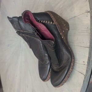 El Naturalista Leather Wedge Booties Dark Brown Almost Black